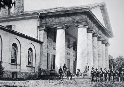 Liittovaltion joukot miehittävät Robert E. Leen kartanon, Arlington House (m/v kuva) tekijältä American Photographer
