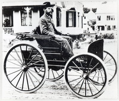 Ensimmäinen amerikkalainen auto, jonka suunnittelivat ja rakensivat Charles ja Frank Duryea tekijältä American Photographer
