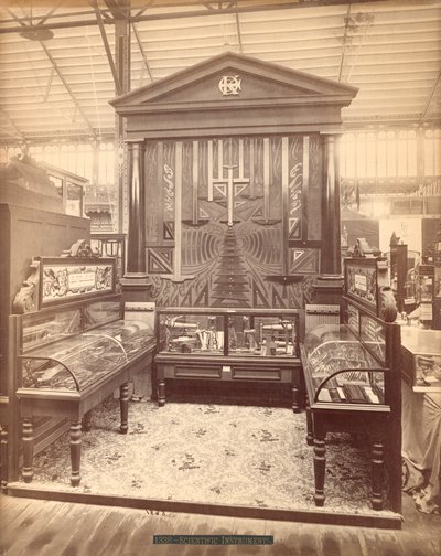 Kuffel & Essers -näyttely, päärakennus, Centennial International -näyttely, Philadelphia, 1876 (albumiprintti) tekijältä American Photographer