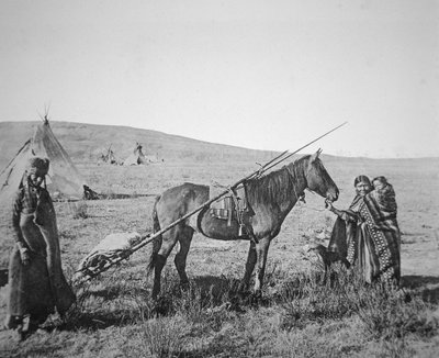 Native American Cree ihmisiä Länsi-Kanadasta, n. 1890 (b/w kuva) tekijältä American Photographer