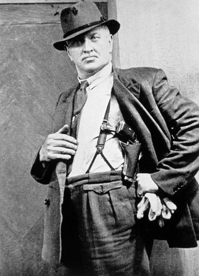 New Yorkin poliisietsivä, n. 1920 (valkovalkoinen) tekijältä American Photographer