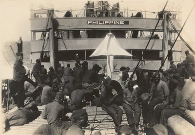 Pioneer Jalkaväkipataljoona joukkolaivalla U.S.S. Filippiineiltä Brestin satamasta, Ranskasta, 18. heinäkuuta 1919 tekijältä American Photographer