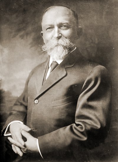 John Harvey Kelloggin (1852 - 1943) muotokuva (seepia valokuva) tekijältä American Photographer