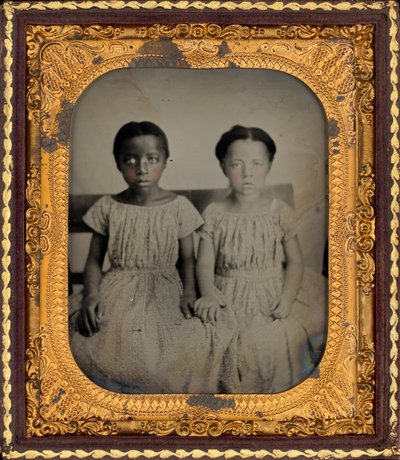 Muotokuva kahdesta tytöstä,c. 1860 (kuva) tekijältä American Photographer