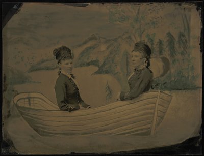 Muotokuva kahdesta naisesta veneessä,1880-luku (kuva) tekijältä American Photographer