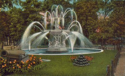 Poughkeepsie: Memorial Fountain (värikuva) tekijältä American Photographer