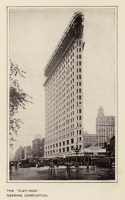 "Flat-Iron" lähestyy valmistumistaan (s/w-kuva). tekijältä American Photographer