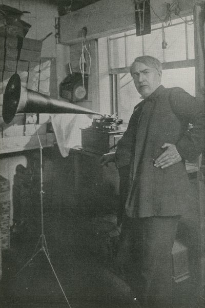 Thomas Edison työpajassaan tekijältä American Photographer