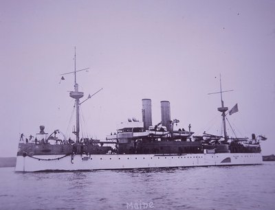 USS Maine, myöhemmin upposi Havannan satamassa tekijältä American Photographer