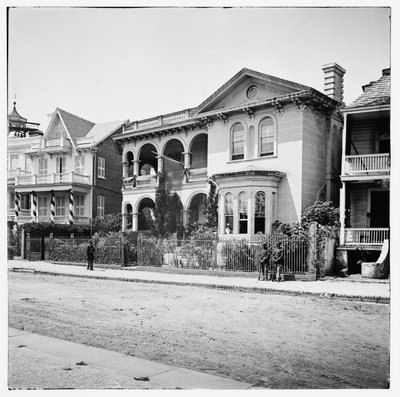 Unionin päämaja osoitteessa 26 South Battery Street miehitetyssä Charlestonissa, Etelä-Carolinassa. tekijältä American Photographer