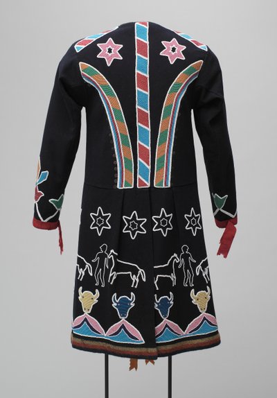 Coat, Oto, n. 1890 (katso myös 349488) tekijältä American School