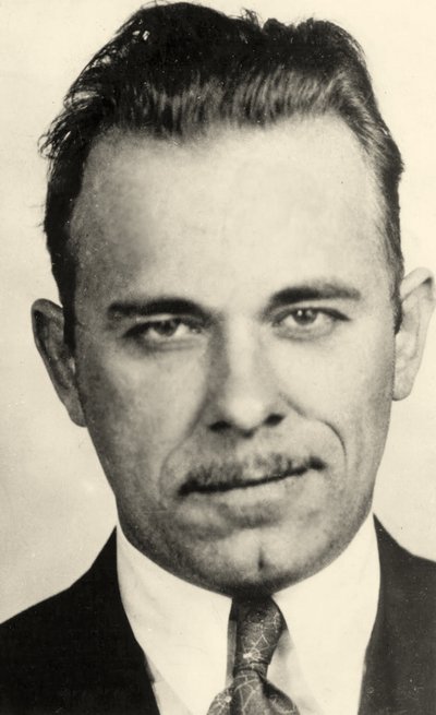 John Dillingerin (1903–34) muotokuva tekijältä American School