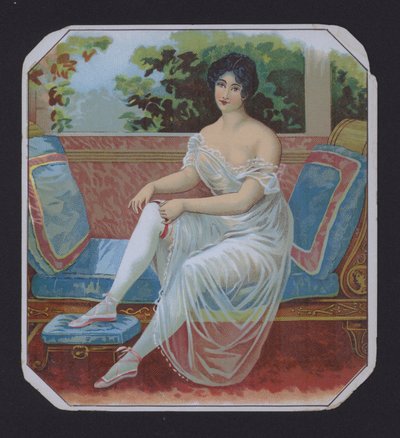 Nainen negligee-puvussa, sikarilappu (chromolitho) tekijältä American School