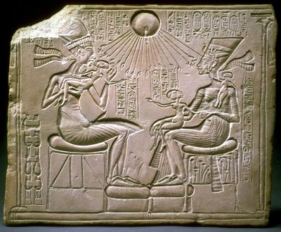Kuninkaallinen perhe: Akhenaten, Nefertiti ja heidän lapsensa, noin 1350 eaa tekijältä Ancient Egypt