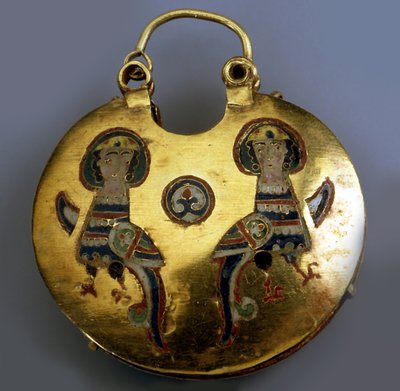 Kultainen riipus Kolt Sirin-lintujen kanssa, 1000-1200 tekijältä Ancient Russian Art