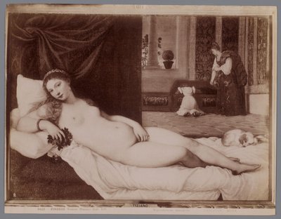 Valokuvakopio Tizianin maalauksesta Venus of Urbino Firenze, Venere (Tiziano Gall. Uff.) (otsikko esineessä) tekijältä Anderson (firma)