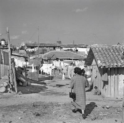 TAPA NELJÄNNEKSEN SHANGHAI tekijältä Ando Gilardi