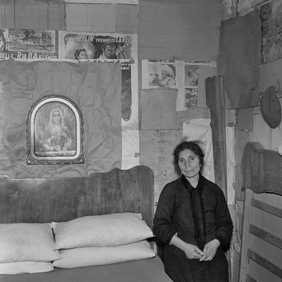 MAKUUHUONE tekijältä Ando Gilardi