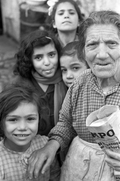 CROTONE - LASTENLORUJEN TAIKAA tekijältä Ando Gilardi