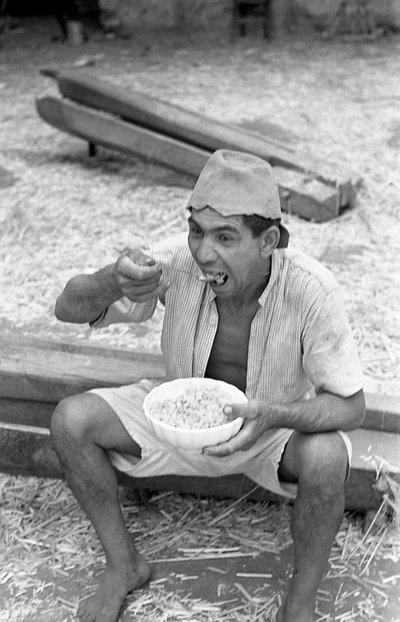 HAMPUN KÄSITTELY, MAKARONI BREAK tekijältä Ando Gilardi