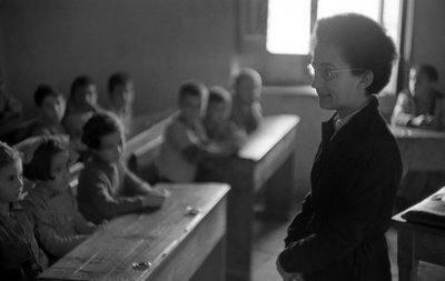 SEKOITETTU SEKOITETTU ELEMENTTILUOKKA tekijältä Ando Gilardi