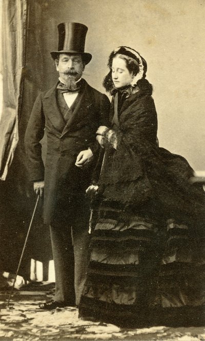 Keisari Napoléon III ja keisarinna Eugénie tekijältä Andre Adolphe Eugene Disderi