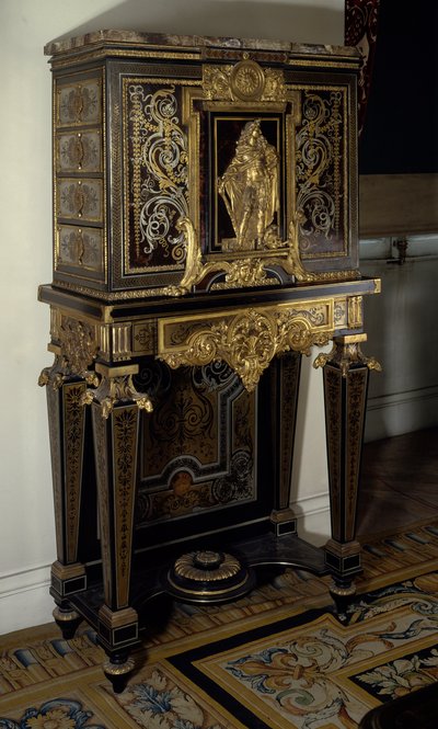 Art France: Kaappi koristaa kuningas Ludvig XIV:n (1638-1715) hahmoa Hercules Gaulois