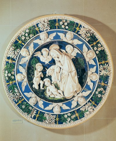 Neitsyen palvonta Pyhän Johannes Kastajan ja kahden kerubin kanssa (monivärinen lasitettu terrakotta) tekijältä Andrea Della Robbia
