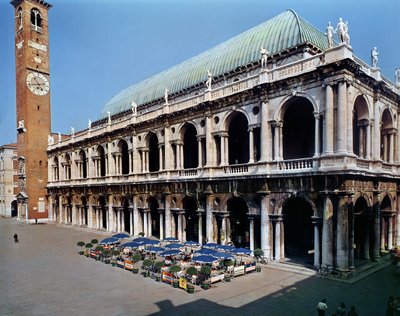Näkymä Basilica Palladianan julkisivusta, rakennettu 1549-1614 tekijältä Andrea Palladio