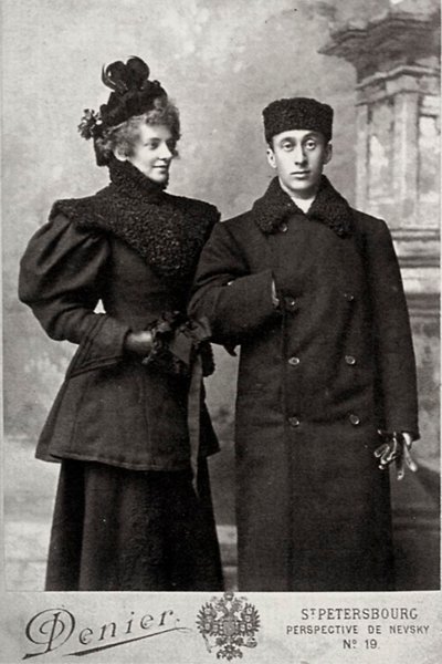Zinaida Gippius, venäläinen runoilija, taidehistorioitsija Akim Volynsky, c1890-c1894. tekijältä Andrei Deniere