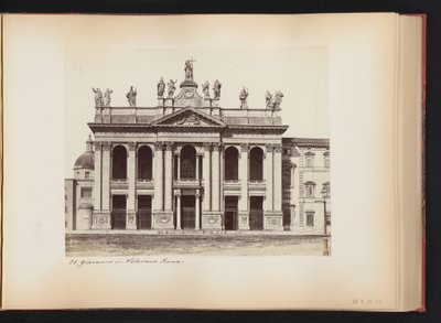 Saint John Lateranin julkisivu Roomassa, Italiassa St. Giovanni Lateranossa. Roma (otsikko esineessä) tekijältä Anonymous