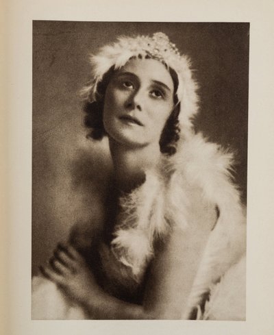 Anna Pavlova (Pavlovna) (1881-1931) Camille Saint-Saensin Anonyymin baletissa Kuoleva joutsen. Kromolitografia, , Yksityinen kokoelma tekijältä Anonymous Anonymous