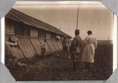 Ensimmäinen maailmansota 1914-1918: etsi päitä reunoista, Couvillen leiri Englannin kanaalissa, Ala-Normandia (Ala-Normandia), Ranska. Anonyymi valokuvaus toukokuu 1917. Yksityiskokoelma, Stella. tekijältä Anonymous Anonymous