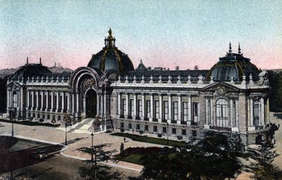 Pariisi: ulkokuva Petit Palaisista, joka avattiin vuonna 1900, valokuva vuodelta 1920 Pariisin kaupungin "Taiteellisessa albumissa" tekijältä Anonymous Anonymous