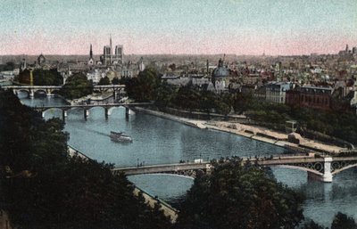 Pariisi: panoraama Seine-joelle kohti Cathedrale Notre Damea (Notre-Dame) ja Ile de la Citea. Valokuva vuodelta 1920 Pariisin kaupungin "" Artistic Album -albumissa". Yksityinen kokoelma. tekijältä Anonymous Anonymous