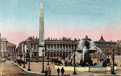 Pariisi: näkymä Place de la Concordelle suihkulähteineen ja obeliskille. (Derriere Hotel de la marine (Hotel du Garde Meuble) Valokuva vuodelta 1920 Pariisin kaupungin "" taiteellisessa albumissa". Yksityinen kokoelma. tekijältä Anonymous Anonymous