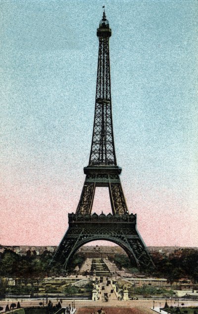 Pariisi: Gustave Eiffelin (1832-1923) vuosina 1887–1889 rakentama näkymä Eiffel-tornille. Valokuva vuodelta 1920 Pariisin kaupungin "" Artistic Album -albumissa". Yksityinen kokoelma. tekijältä Anonymous Anonymous