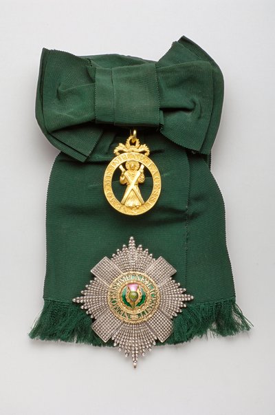 Iso-Britannia - Ohdakkeen ritarikunta - Yläosa: merkki, reseptimalli, valmistaja John James Eddington (Lontoo) tekijältä Anonymous Anonymous