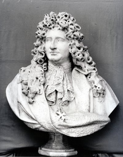 Jules Hardouin Mansartin (1646-1708) rintakuva 1698 (marmori) tekijältä Antoine Coysevox