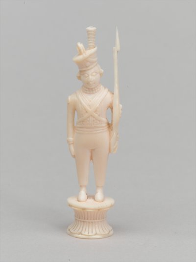 Valkoinen sotilas, shakkinappula, Intia, 1820 noin tekijältä Antoine Verard