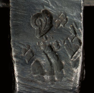 Mikroskooppi, n. 1690 (hopea ja lasi) (katso myös 1121456-60) tekijältä Antoni van Leeuwenhoek