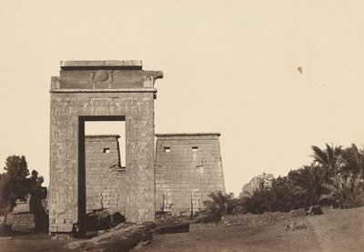 Karnak: Khonsun portti tekijältä Antonio Beato