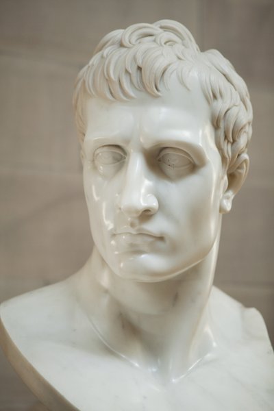 Napoleon Bonaparte (marmori) tekijältä Antonio Canova