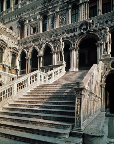 Antonio Rizzon (1430-1499) 1483-1491 Venetsia valmistama näkymä Scala dei Gigantille (Ganttien portaat), jotka johtavat Ducal Palacen (palazzo ducale) sisäänkäynnille tekijältä Antonio Rizzo
