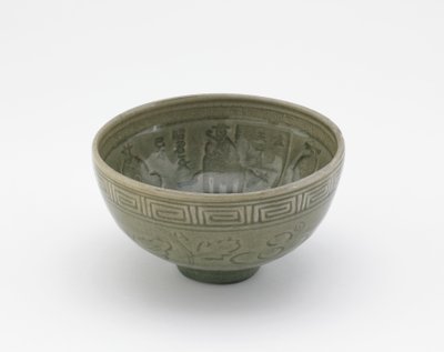 Tarjoilukulho Longquan-astioiden tyyliin, Tarjoilukulho (hachi), 1800-luvun alku (kivitavara celadon-lasituksella) tekijältä Aoki (attr. to) Mokubei