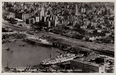 Satama ja osittainen näkymä kaupunkiin, Buenos Aires, Argentiina tekijältä Argentinian Photographer