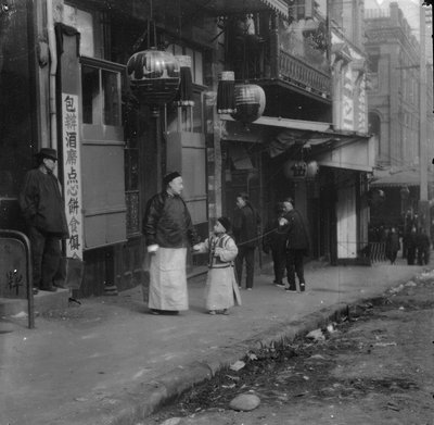 Perhe konsulaatista, Chinatownista, San Franciscosta tekijältä Arnold Genthe