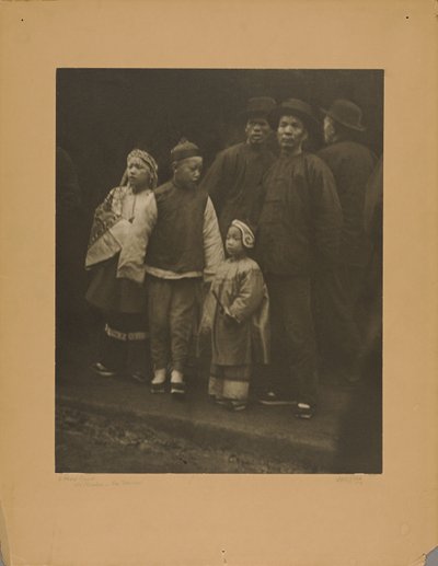 Sekalainen joukko, vanha Chinatown - San Francisco tekijältä Arnold Genthe