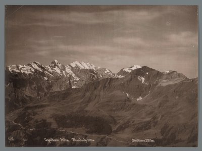 Näkymä Gspaltenhornille, Blüemlisalpille ja Schilthornille Bernin Alpeilla Panorama of the Jungfraukette (sarjan nimi) tekijältä Arthur Gabler