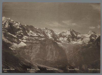Näkymä Silberhornille, Mittaghornille, Grosshornille, Breithornille ja Tschingelhornille Bernin Alpeilla Panorama Jungfrau-ketjusta (sarjan nimi) tekijältä Arthur Gabler